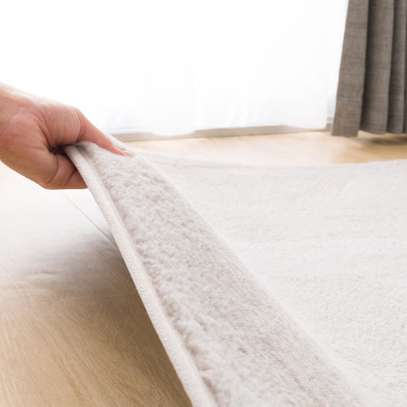 FUR RUG 185X185 MO RM01