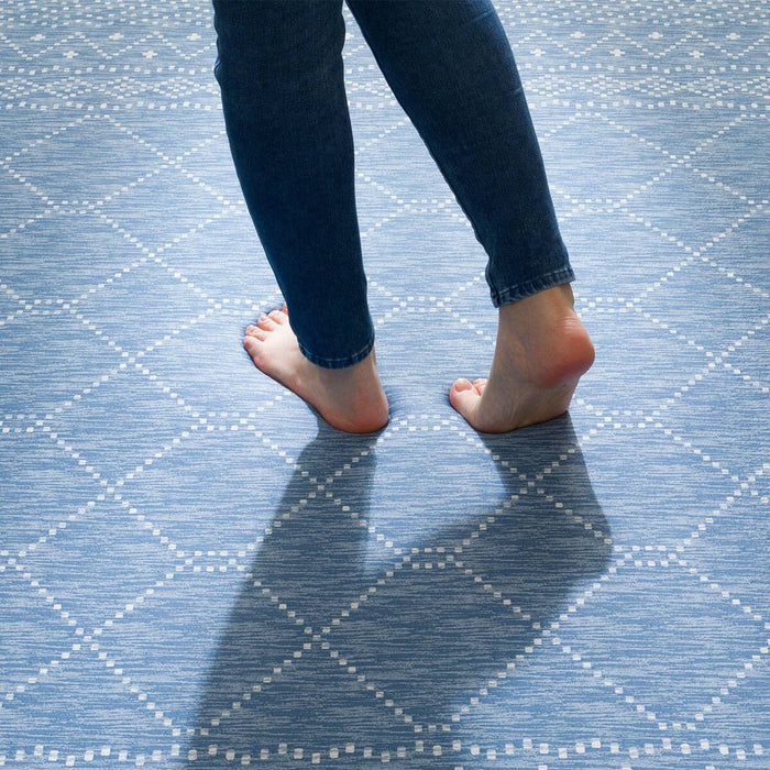 RUG NC EXTREME COLD RPT 185X240 BL Q01