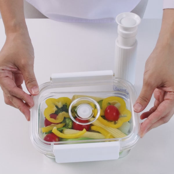 HEAT RESISTANT GLASS VACUUM STORAGE CONTAINER 370ML RECTANGULAR